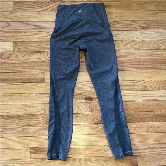 Lululemon High-Waisted gray 7/8  Leggings - Picture 2 of 5